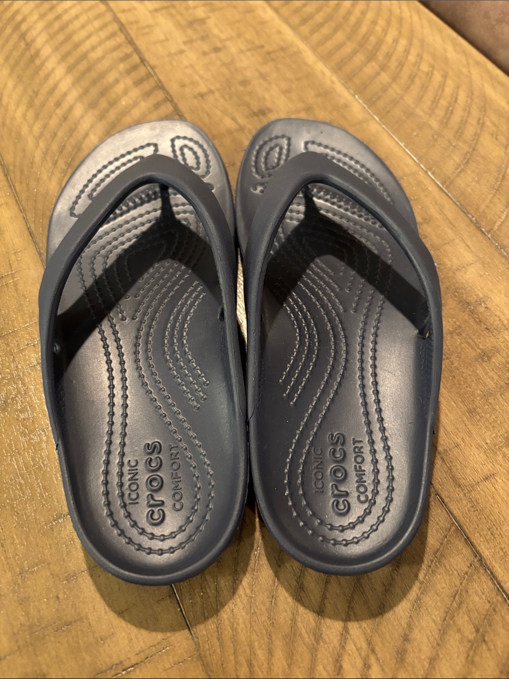 Crocs Shower or Pool Flip Flops - Picture 3 of 3